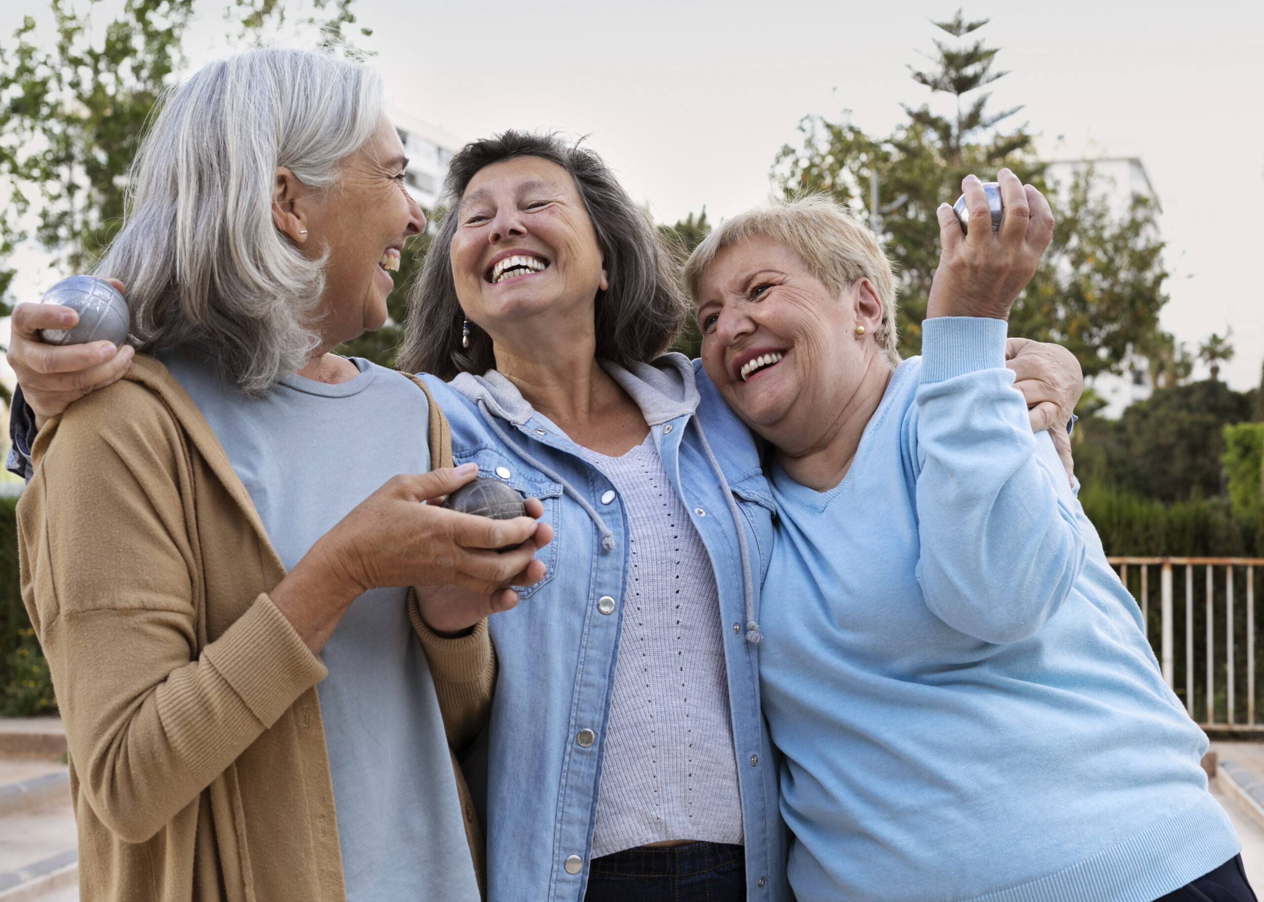 Grupo de pensionados felices